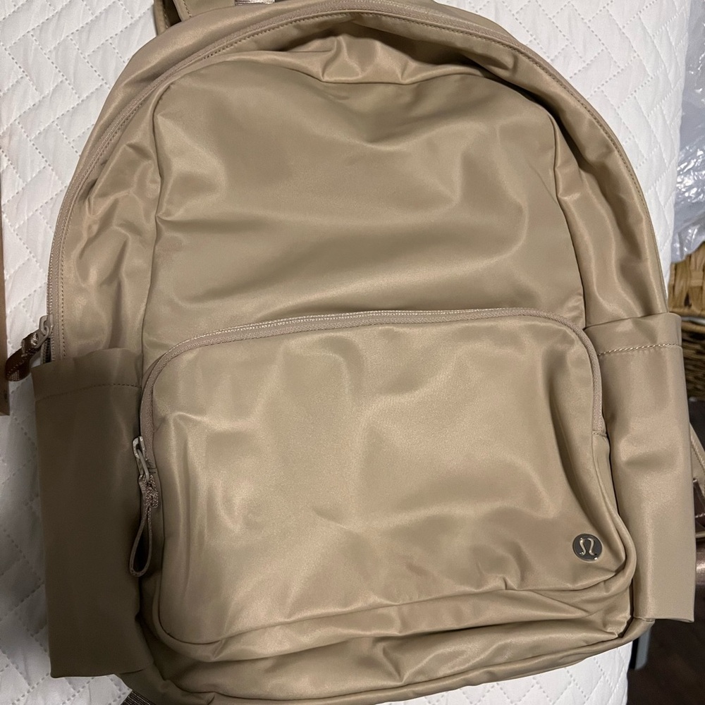 Lululemon everywhere backpack 22L